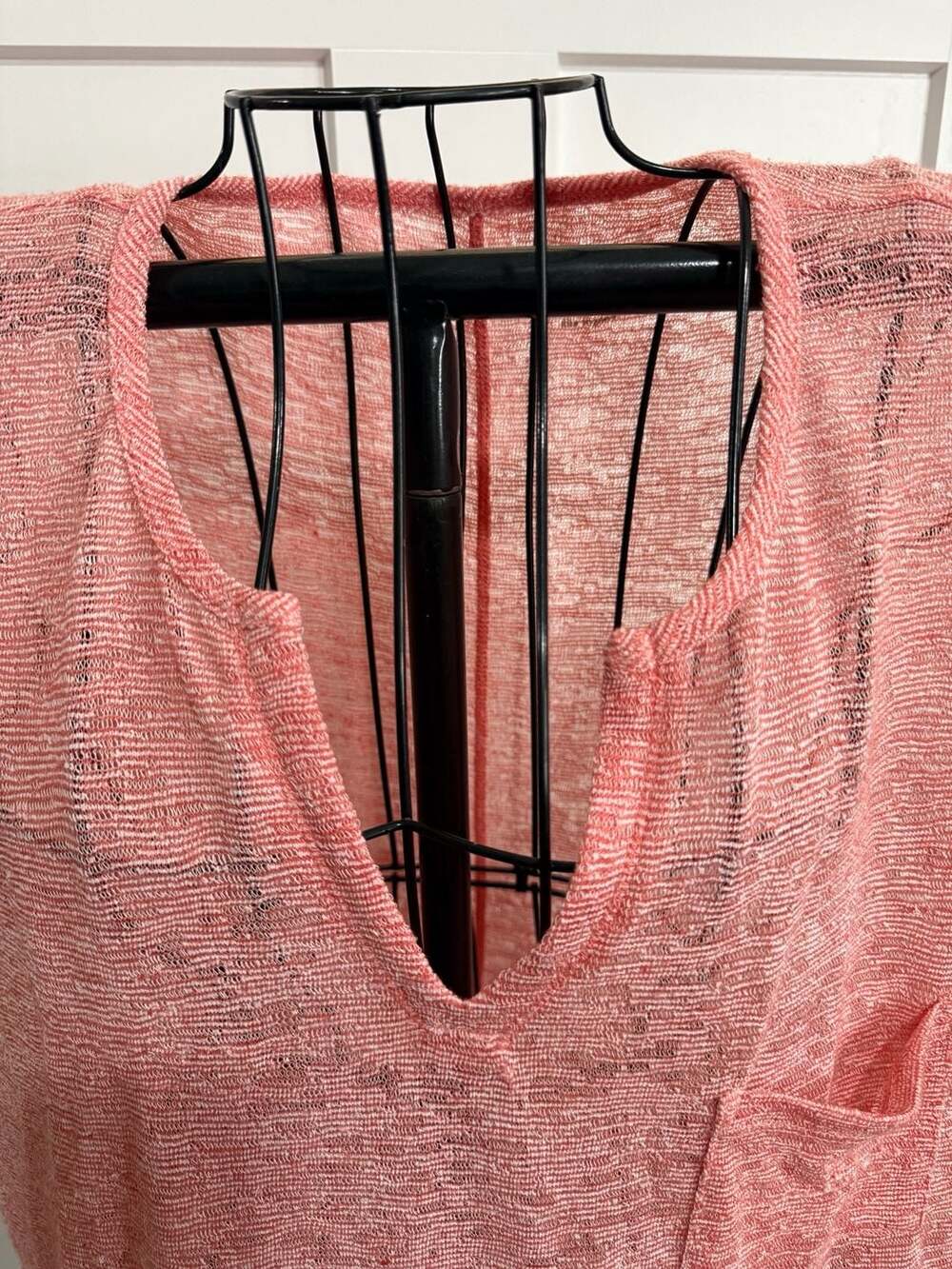 Kate & Sam Coral V-Neck Short Sleeve Pocket Top Size Medium - Picture 6 of 7
